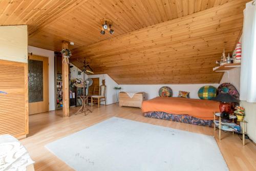 6703 Private Room