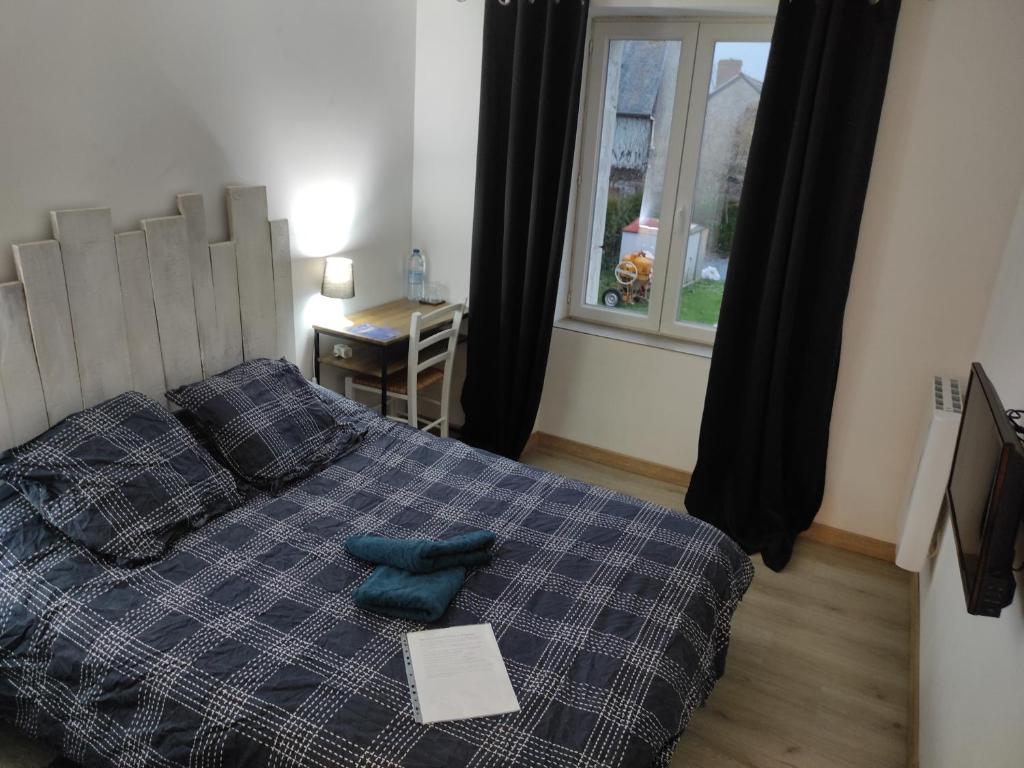 Séjour chez l'habitant Agréable chambre d'hôte 8 Route du Plessis Bourré 49460 Soulaire-et-Bourg