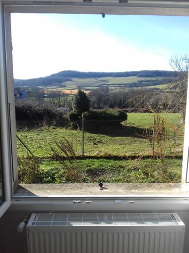 Agréable chambre meublée, vue sur la vallée de l'Auxois
