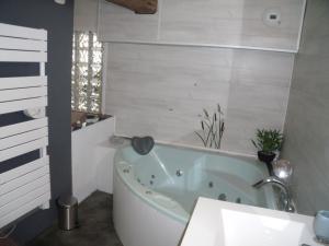 Agréable suite parentale zen avec balnéo