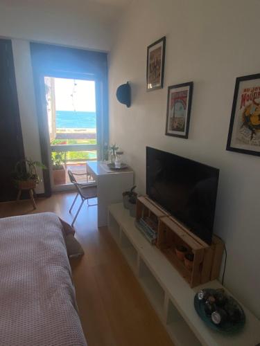 Amazing Private Room in Apartment with Sea Beach View - Pool - Park - Private Condominium - Access to the Beach