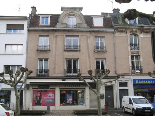 appartement 50 m2 , chambre , cuisine , salle de bains