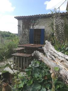 Séjour chez l'habitant au bout du chemin Vaumoure Village 24320 Bouteilles-Saint-Sébastien Aquitaine