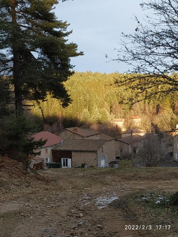 Séjour chez l'habitant Au Chat Perché Ladoux 63980 Aix-la-Fayette