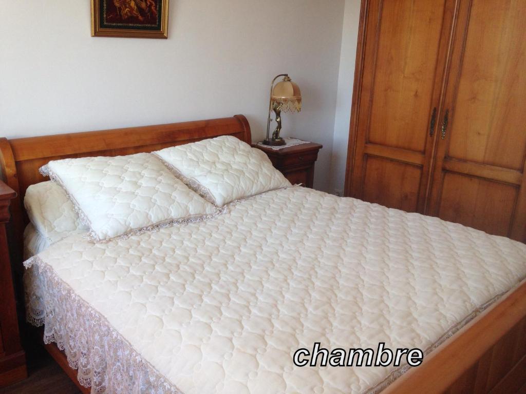 Bel appartement à GRANVILLE 50400 partagé avec GERARD Minimun 2 nuits 327 RUE DES ECOLES, 50400 Saint-Nicolas-près-Granville