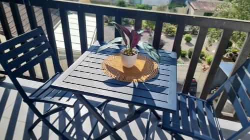 Belle chambre avec balcon