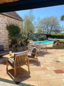 Belle chambre avec piscine et jacuzzi