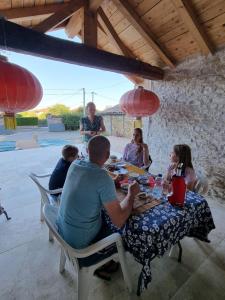 Séjour chez l'habitant Bienvenue chez Weiwei 24 Rue de la roche 71000 Sancé Bourgogne