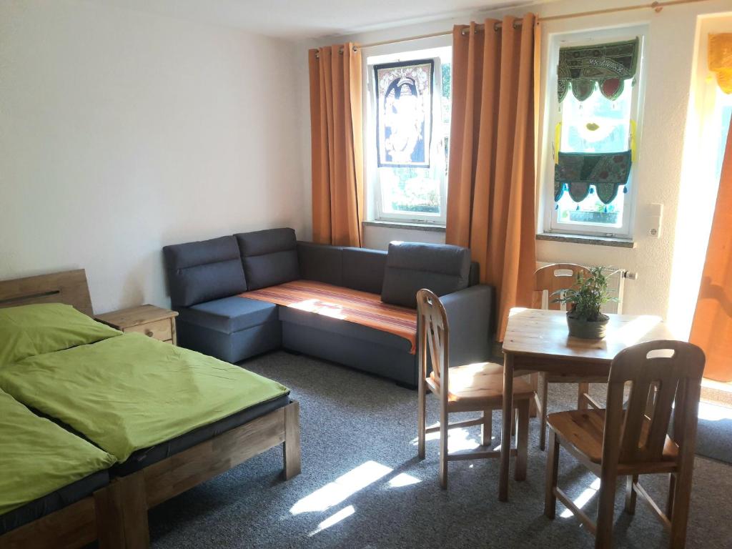 Birkenhof Ashram Lakshmi Zimmer An der Pfaffenbach 2, 02763 Hartau