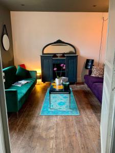 Boutique B&B- The Riverside Retreat