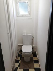 Calme, chambre privée équipée Nr 1-4