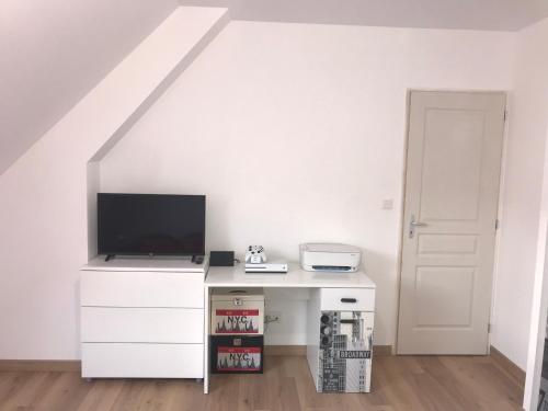 Chambre , 1 lit double et 1 lit simple
