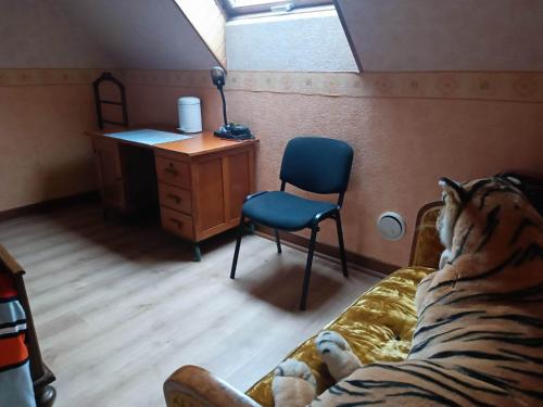 Chambre à l étage avec bureau