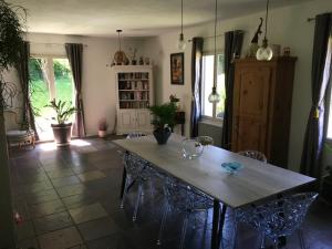 Séjour chez l'habitant Chambre avec balcon et salle de bains privée 15 Rue du Val de Loir 72440 Bouloire Pays de la Loire