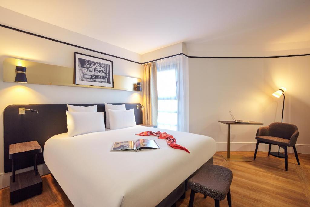Chambre avec bureau et espace lavabo 72220 Saint-Gervais en-Belin