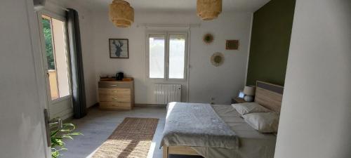 Séjour chez l'habitant Chambre avec terrasse 47 Place Jean Jaurès 84260 Sarrians Provence-Alpes-Côte d\'Azur