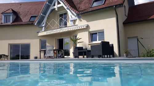 Chambre calme avec piscine