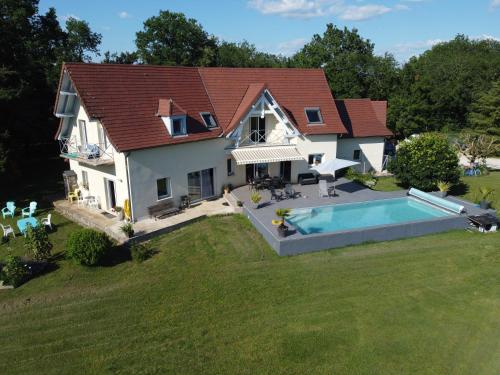 Chambre calme avec piscine
