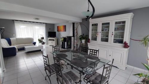 Chambre chez l'habitant au porte du Mans avec piscine
