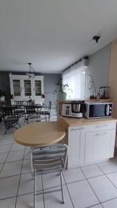 Chambre chez l'habitant au porte du Mans avec piscine