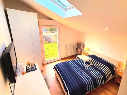 Chambre chez l'habitant avec salle d'eau en rez de chaussée 10 min gare et centre ville