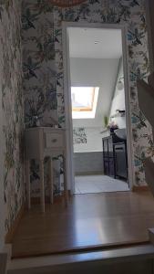 Chambre climatisée au cœur de brive avec téléviseur connecté wifi Netflix