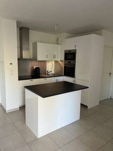 Chambre confortable dans appartement neuf chez l habitant