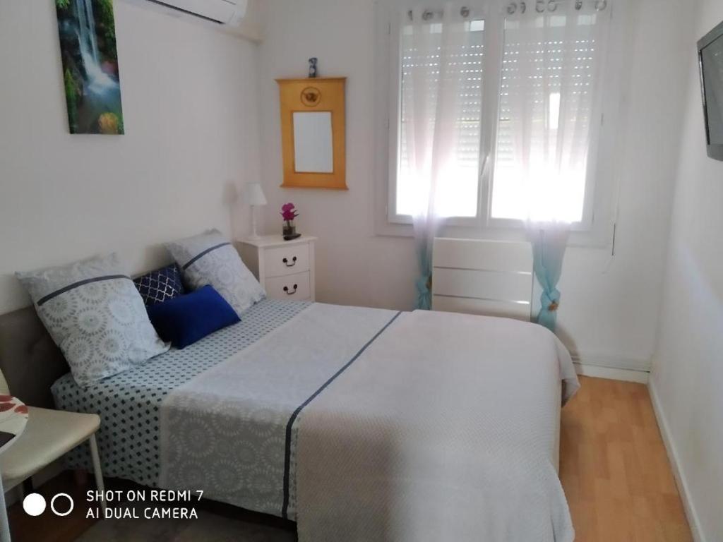 Séjour chez l'habitant CHAMBRE CONFORTABLE,Près Gare,CLIM,PARKING,pt déjeuner 6 Rue le Verrier 66000 Perpignan