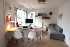 Séjour chez l'habitant Chambre d'hôte Naos Homestay 57 Rue Marcel Bontemps 92100 Boulogne-Billancourt Île-de-France