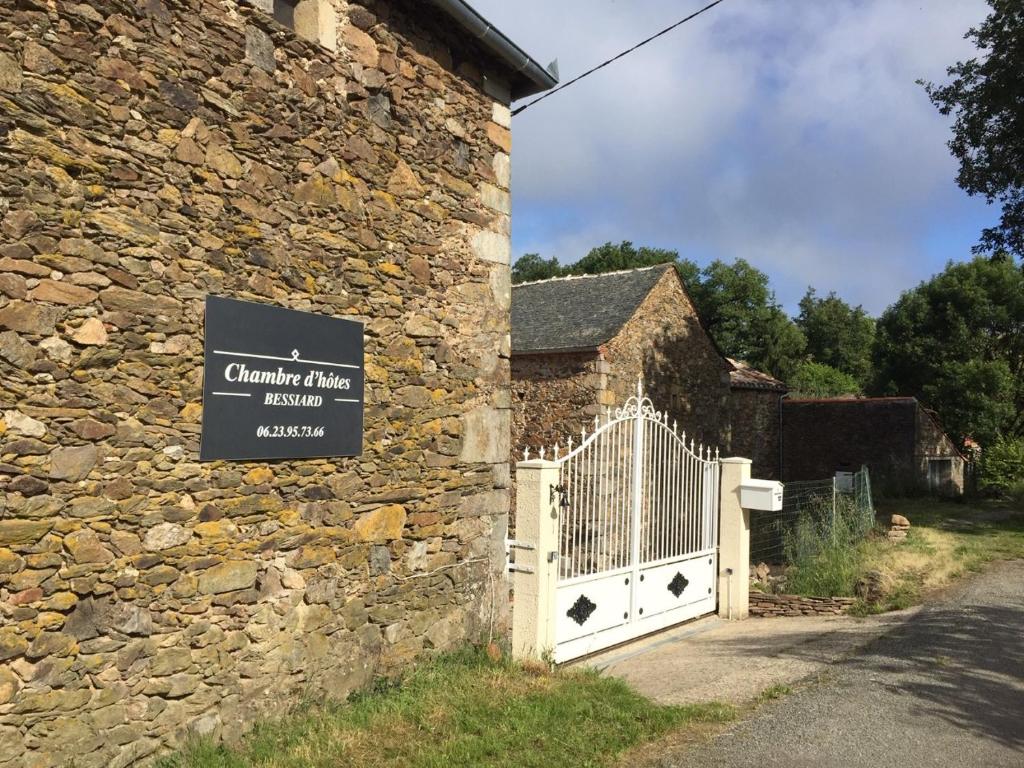 Séjour chez l'habitant Chambre d'hotes Bessiard Bessiard 81640 Laparrouquial