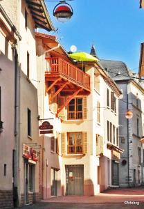 Séjour chez l'habitant Chambre d'hôtes Les Myriades D'Or 2 Rue de la Poste 42630 Regny Rhône-Alpes