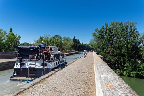 Chambre dans une grande Maison entre Canal du Midi et Centre Ville toute l'année et Maison entière en juillet et août maxi 5 personnes