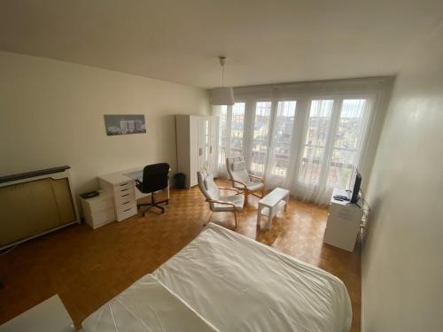 Chambre DELUXE (Jupiter) calme-Gare & Hyper centre