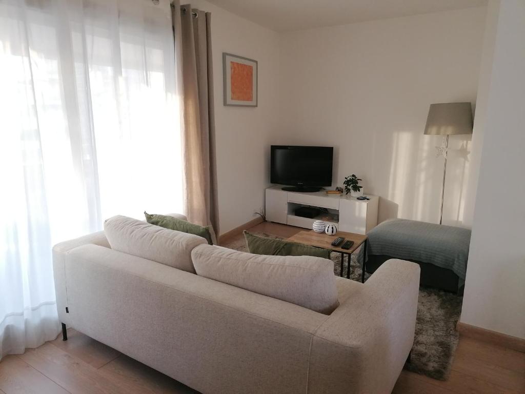 Séjour chez l'habitant Chambre double avec salle de bain commune, a 2 min de la Croisette 25 Boulevard Alexandre III 06400 Cannes