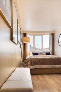 Séjour chez l'habitant Chambre entièrement rénovée à Paris Montparnasse Bâtiment C 6ème étage droite 18 Boulevard Edgar Quinet 75014 Paris Île-de-France