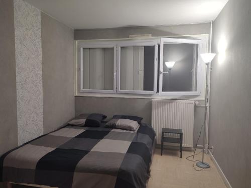 chambre et salon privé dans un superbe appartement 70 m carrés