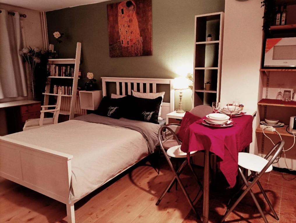 Chambre indépendante 25m2 avec piscine 07170 Lavilledieu