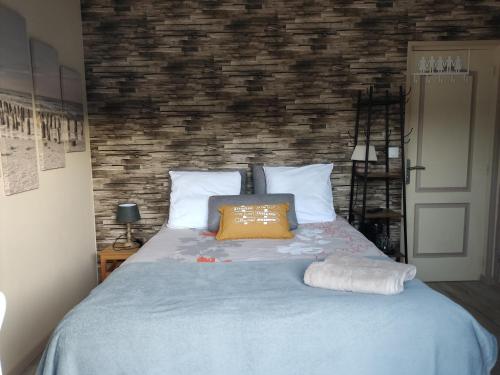 chambre indépendante avec piscine
