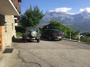 Séjour chez l'habitant CHAMBRE INDÉPENDANTE avec SALLE DE BAIN INDÉPENDANTE au RDC d un chalet de montagne 59 Impasse des Edelweiss 74170 Saint-Gervais-les-Bains Rhône-Alpes