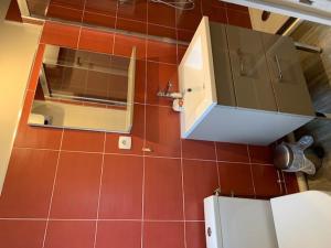 chambre indépendante avec salle de bain privative