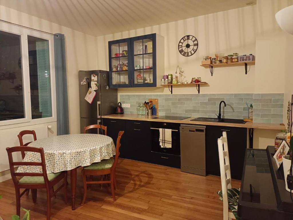 Séjour chez l'habitant Chambre Noisy-le-Sec 42 Rue de la Renaissance Française 93130 Noisy-le-Sec