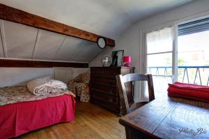Chambre paisible dans maison calme, métro Roseraie