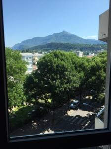 chambre privative avec douche dans appartement