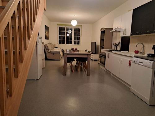 Chambre privative dans un grand appartement