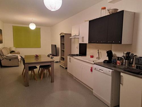 Chambre privative dans un grand appartement