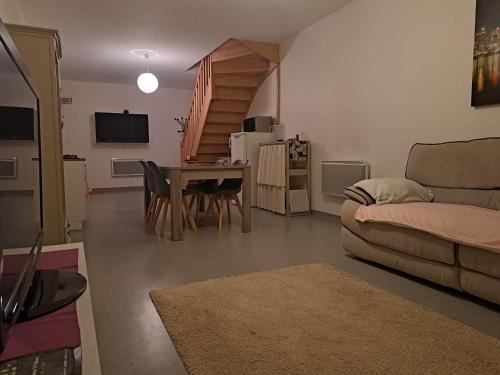 Chambre privative dans un grand appartement