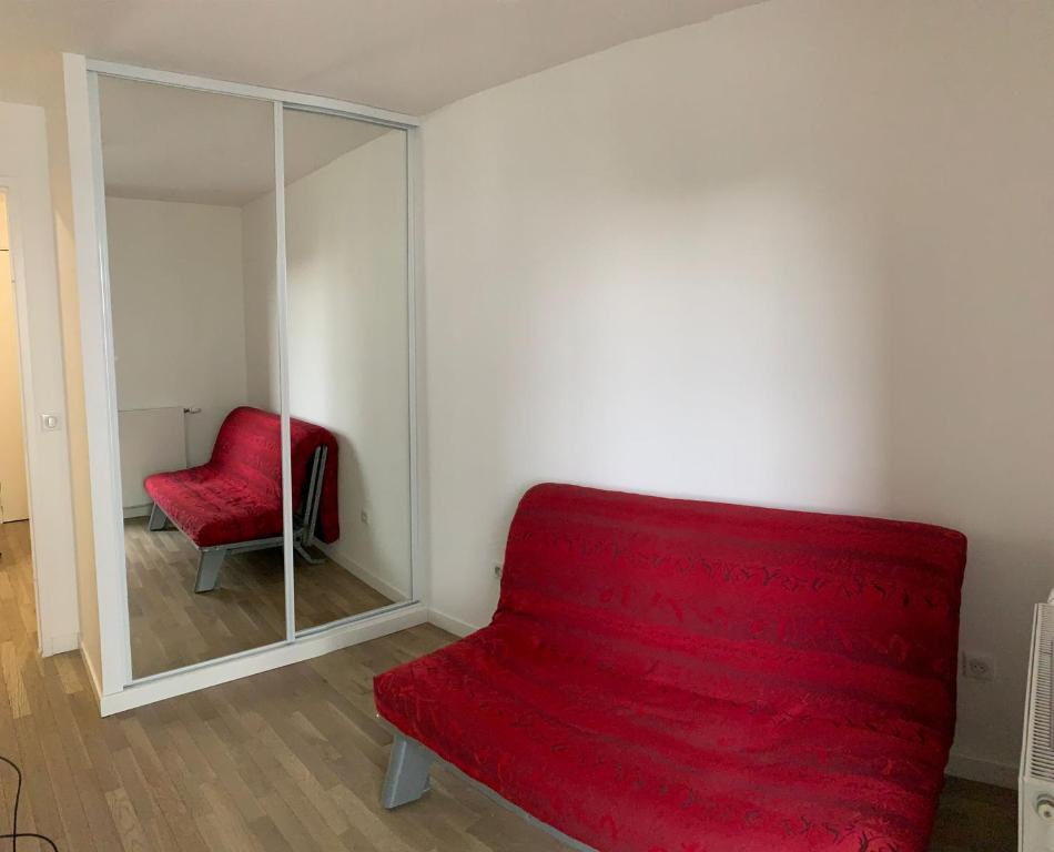 Séjour chez l'habitant Chambre privée 16-18 Avenue Michel Ricard 92400 Courbevoie