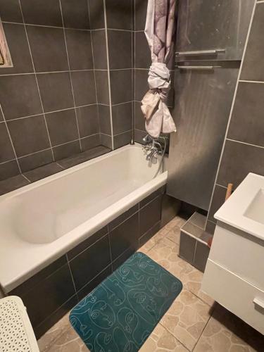 Chambre privée à 20 minutes de La Défense