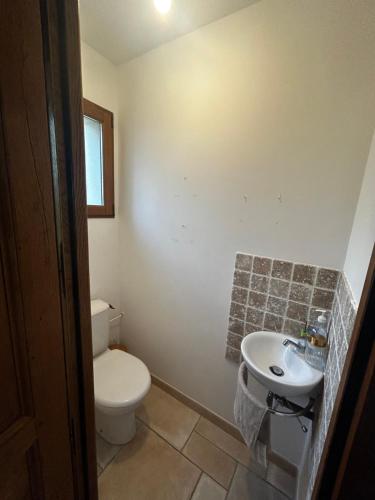 Chambre privée avec coin wc/lavabo privatif
