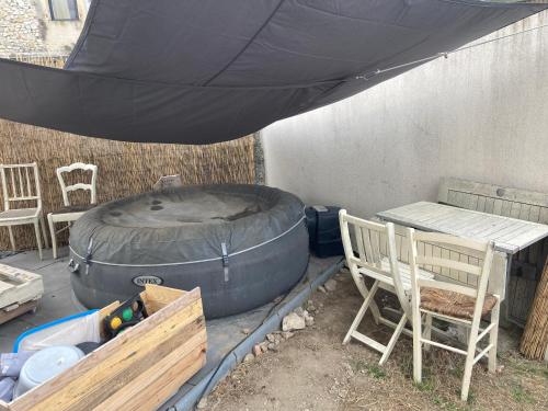 chambre privée dans maison drômoise - viarhona - autoroute - jacuzzi à réserver en supplément